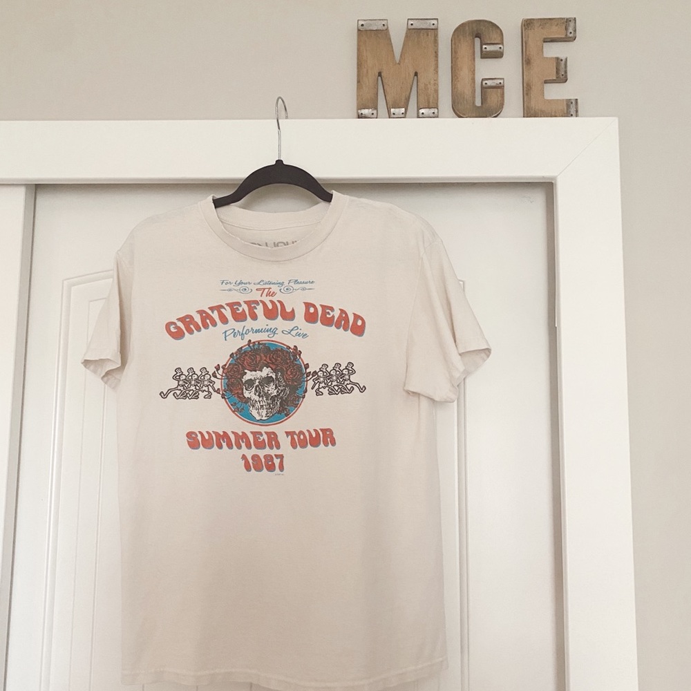Brandy Melville Grateful Dead band tee!